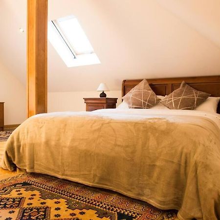 Chalet De 5 Habitaciones En La Sierra De Madrid El Olivo De Miraflores ミラフローレス・デ・ラ・シエラ エクステリア 写真