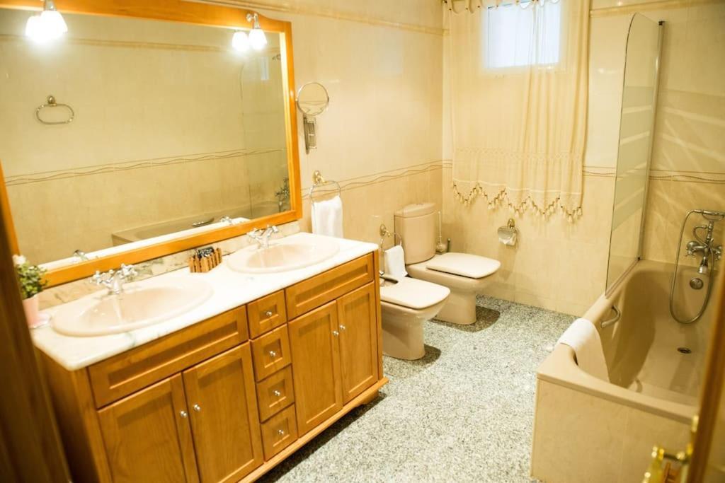 Chalet De 5 Habitaciones En La Sierra De Madrid El Olivo De Miraflores ミラフローレス・デ・ラ・シエラ エクステリア 写真