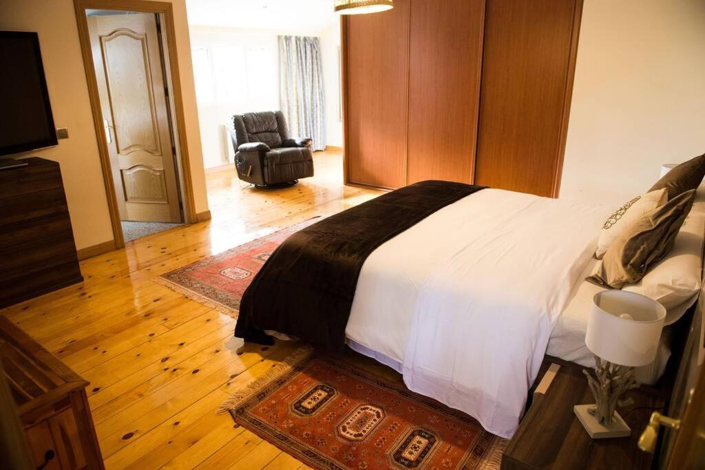 Chalet De 5 Habitaciones En La Sierra De Madrid El Olivo De Miraflores ミラフローレス・デ・ラ・シエラ エクステリア 写真