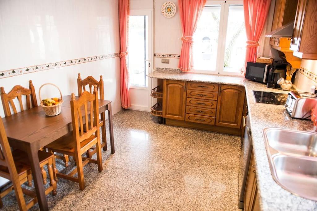Chalet De 5 Habitaciones En La Sierra De Madrid El Olivo De Miraflores ミラフローレス・デ・ラ・シエラ エクステリア 写真